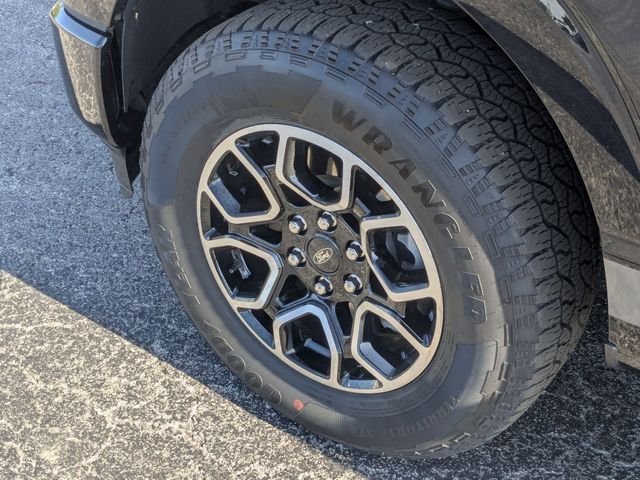 Used 2023 Black Metallic Ford XLT image 24