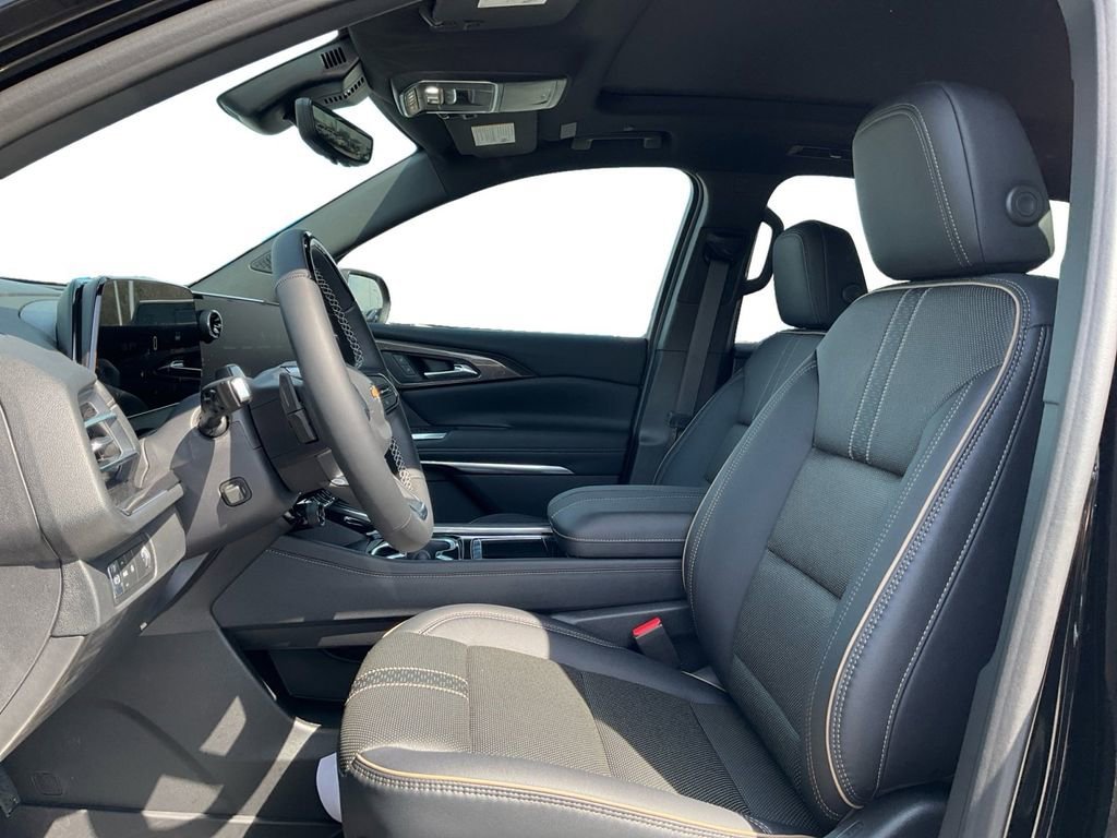 New 2026 Mosaic Black Metallic Chevrolet High Country image 25