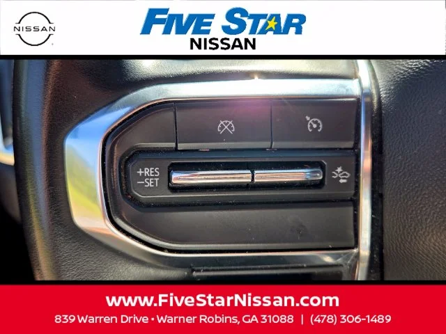 Used 2024 White GMC Elevation image 25