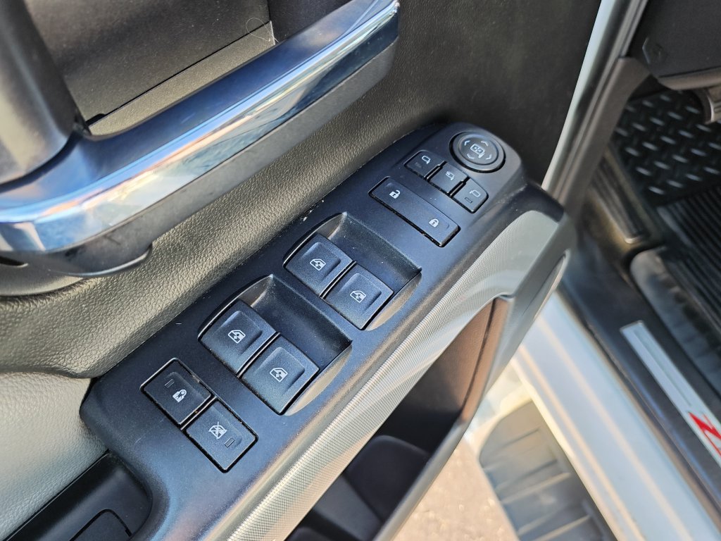 Used 2018 SUMMIT WHITE Chevrolet LTZ image 11
