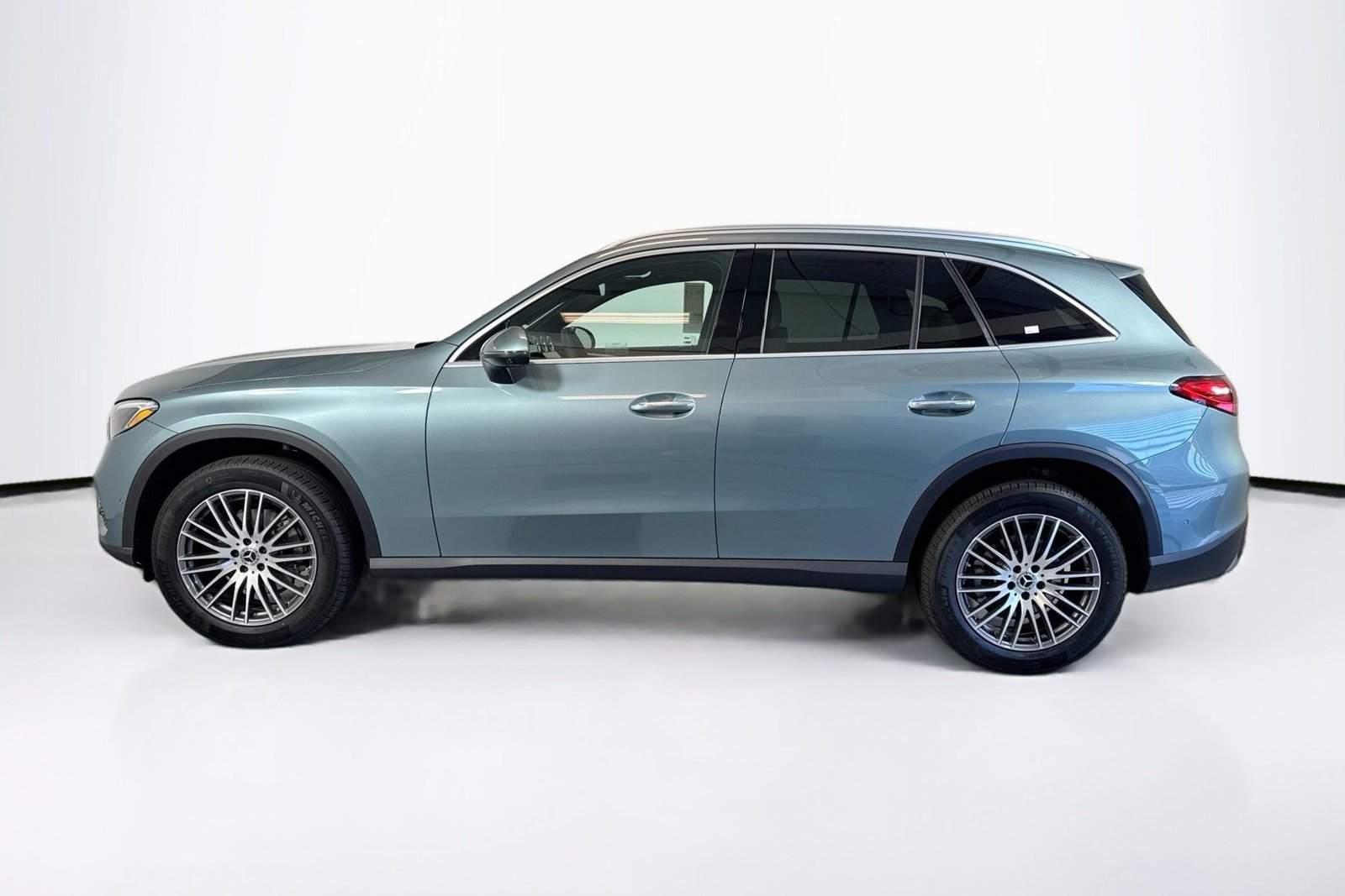 New 2026 Verde Silver Metallic Mercedes-Benz GLC 300 image 8
