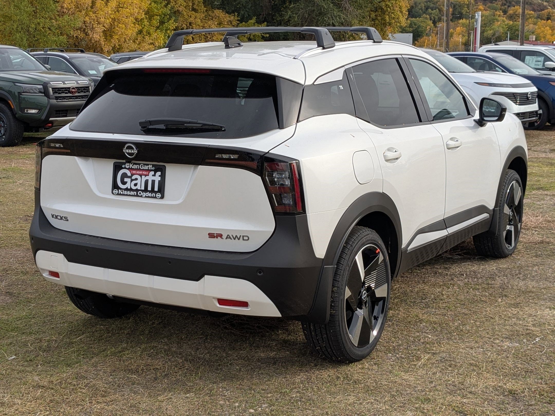 New 2026 Aspen White Tricoat Nissan SR image 3