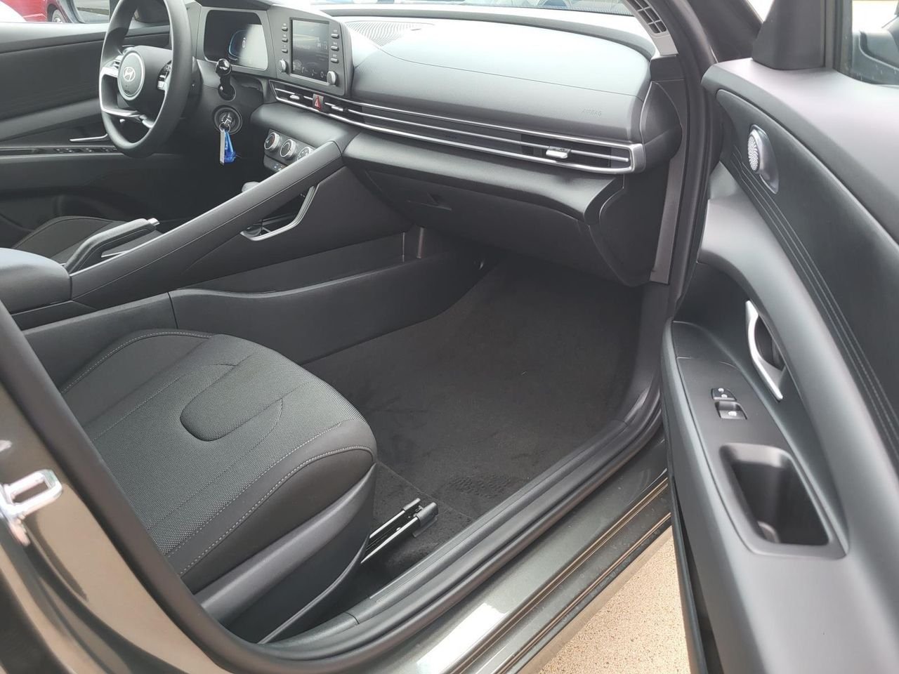 New 2026 Amazon Gray Hyundai SE image 7
