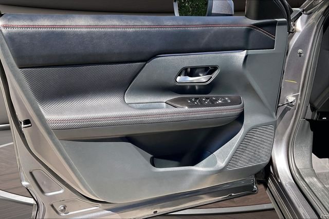 Used 2025 Gray Nissan SR image 21