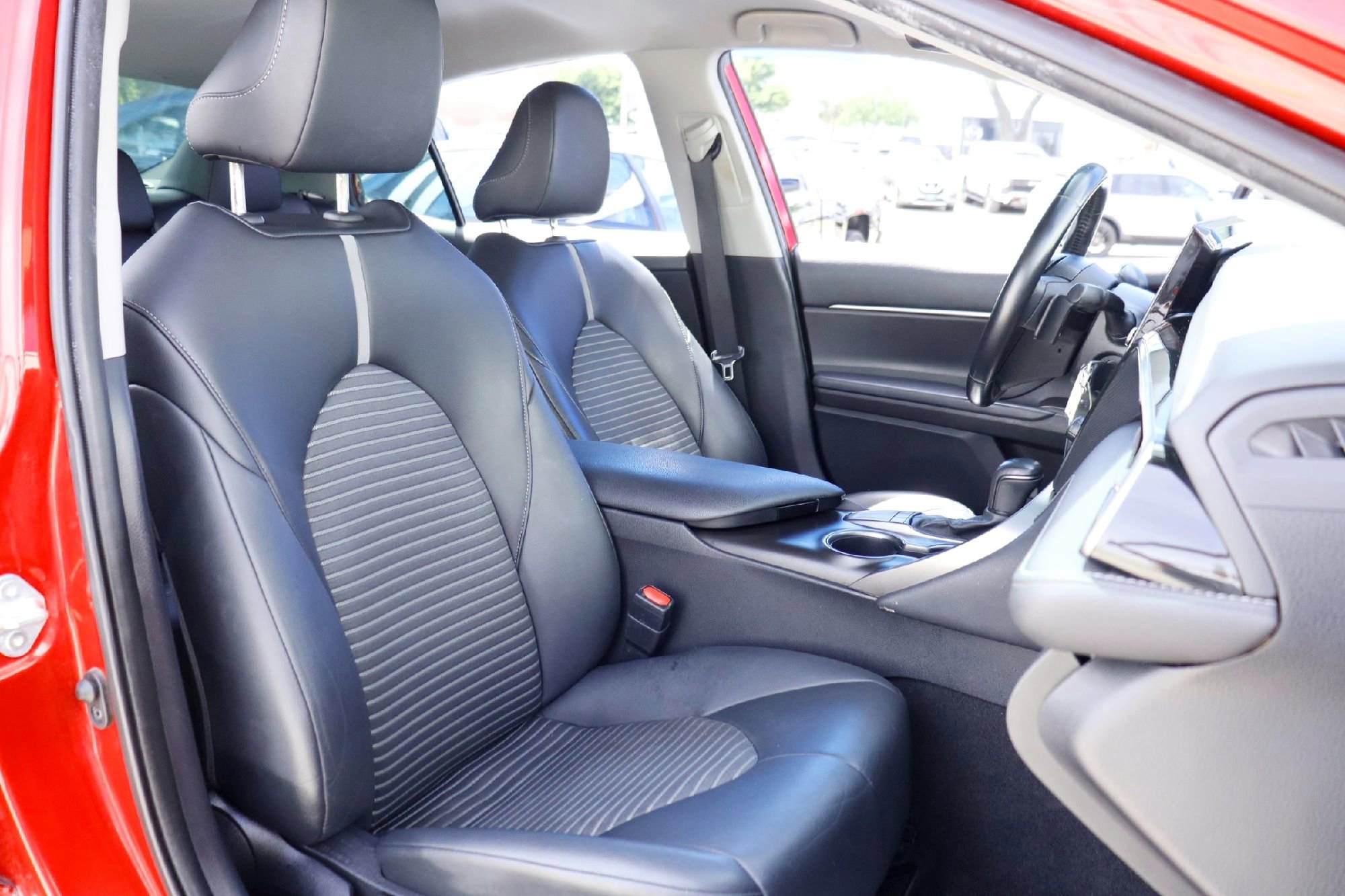 2022 Toyota Camry SE - Photo 23