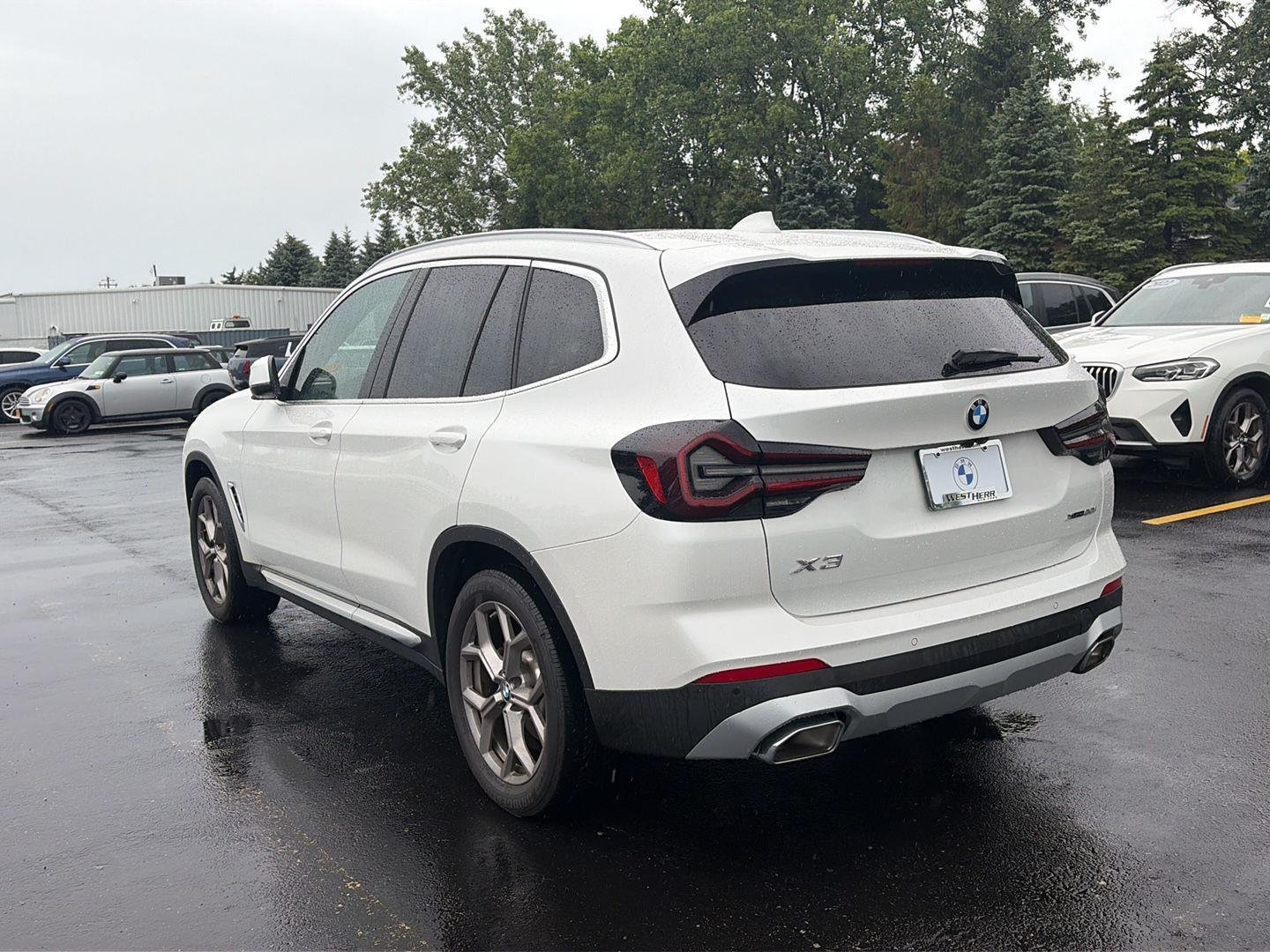 Used 2022 Mineral White Metallic BMW xDrive30i image 5