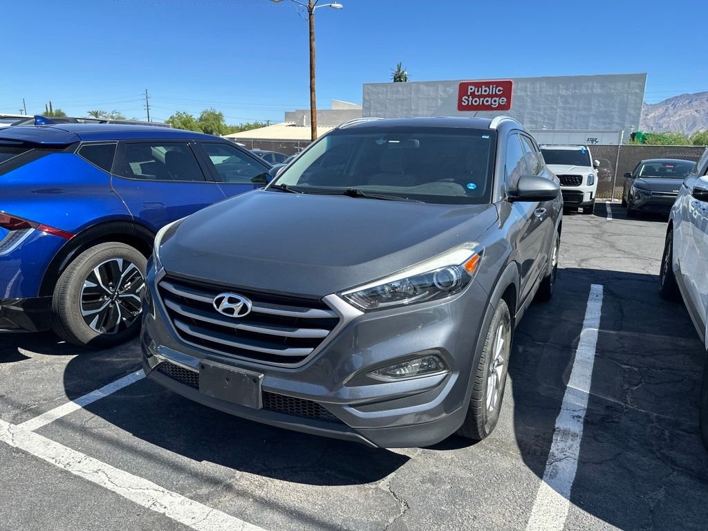 Used 2016 Gray Hyundai SE image 5