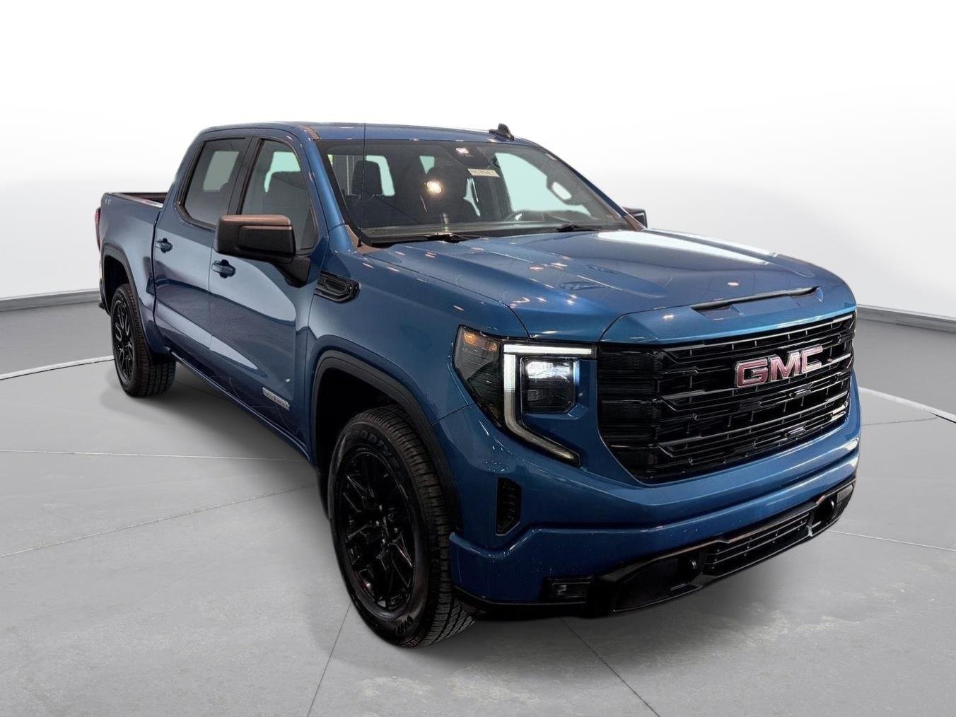 Used 2024 Dynamic Blue Metallic GMC Elevation image 7