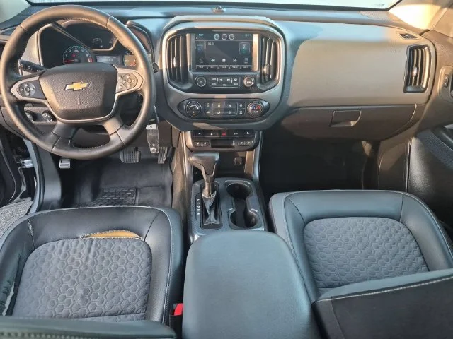 Used 2015 Silver Chevrolet Z71 image 29
