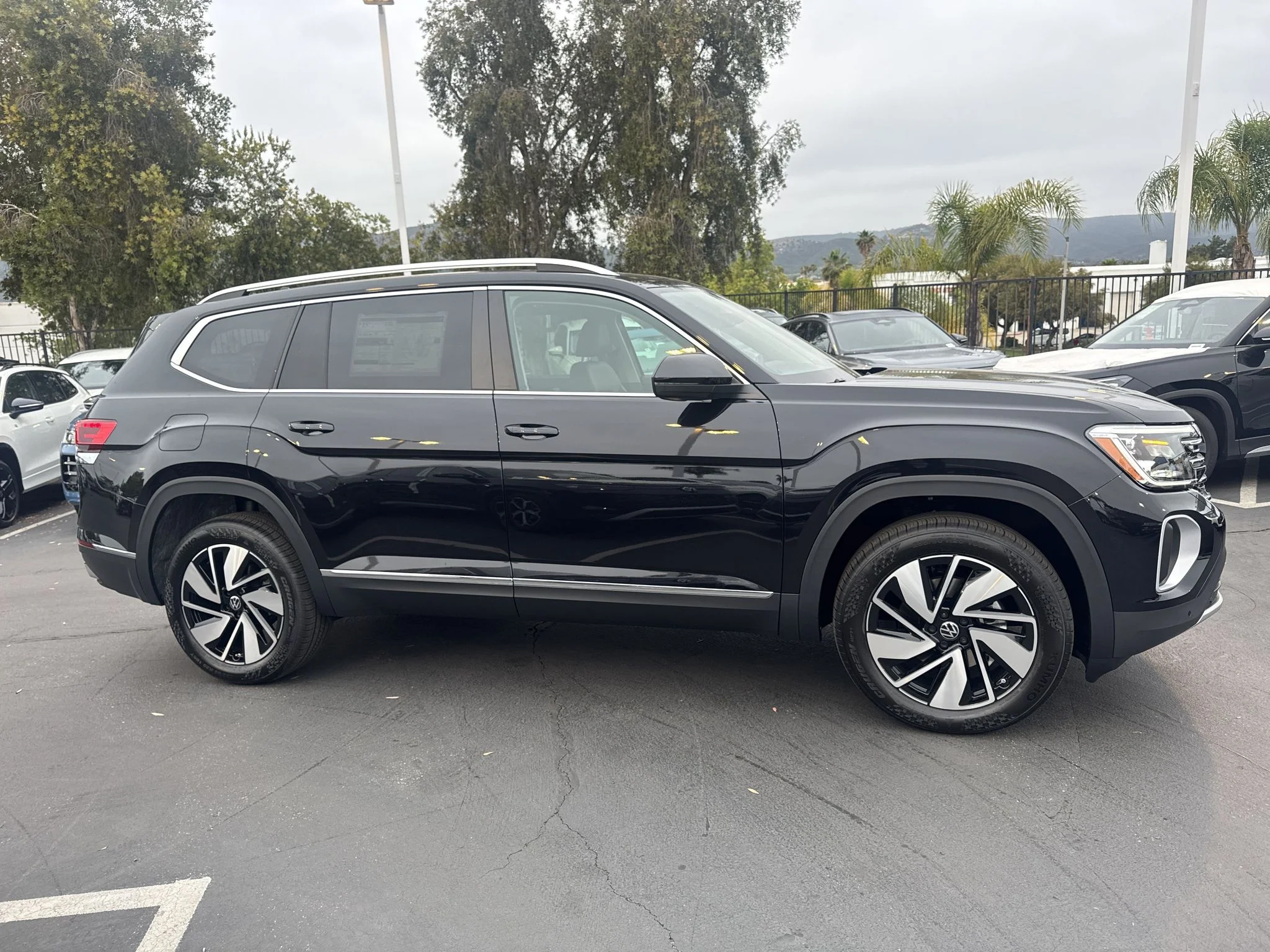 New 2026 Deep Black Pearl Volkswagen 2.0T SEL image 8