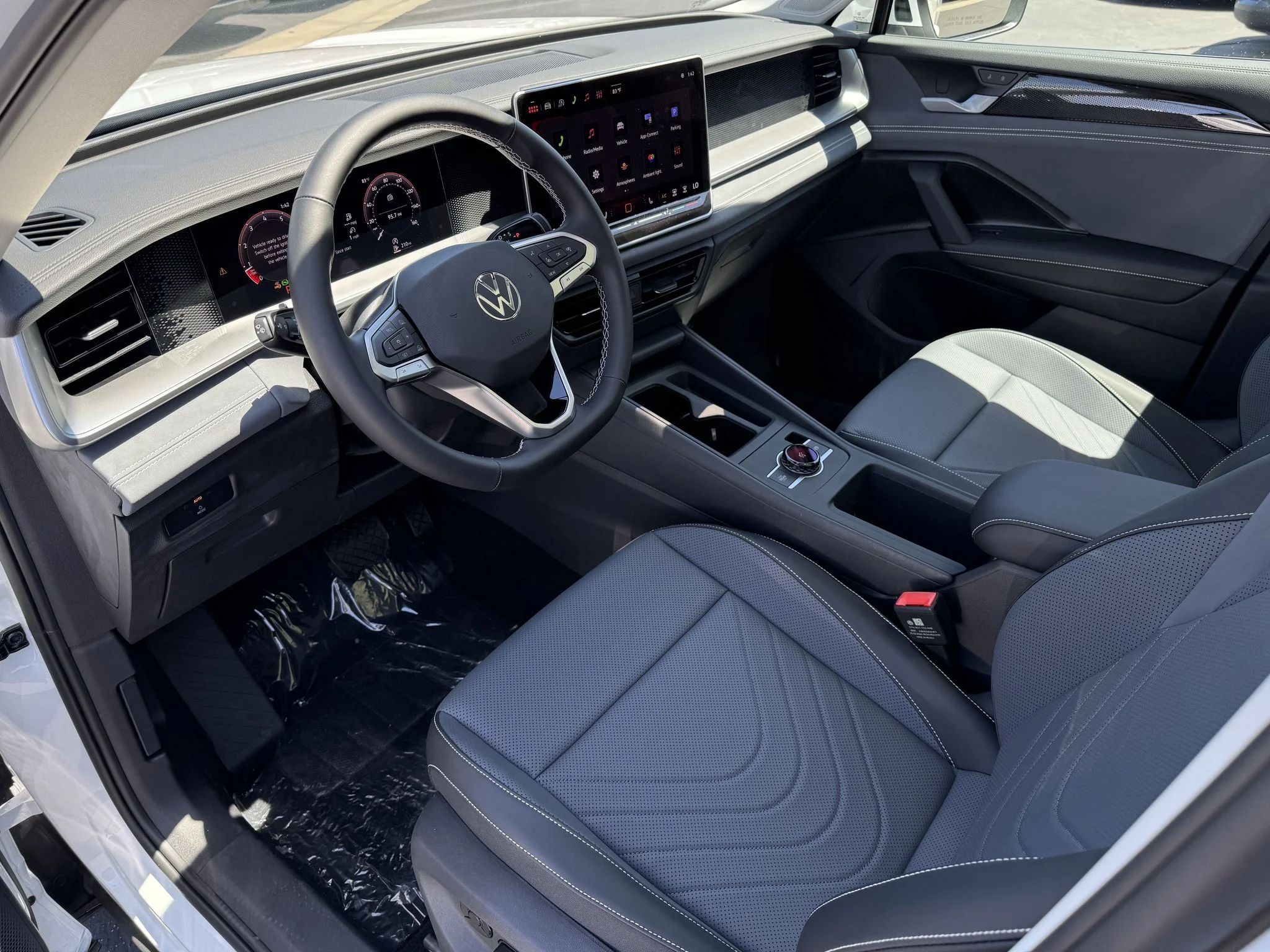 New 2026 Pure White Volkswagen SE image 14