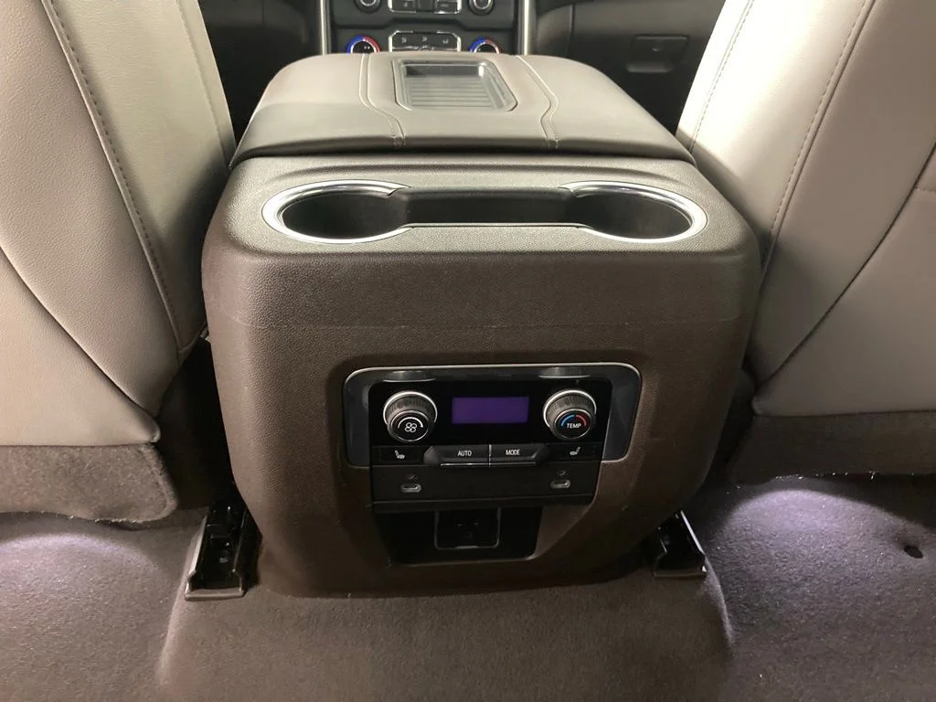 Used 2022 Gray Chevrolet Z71 image 18