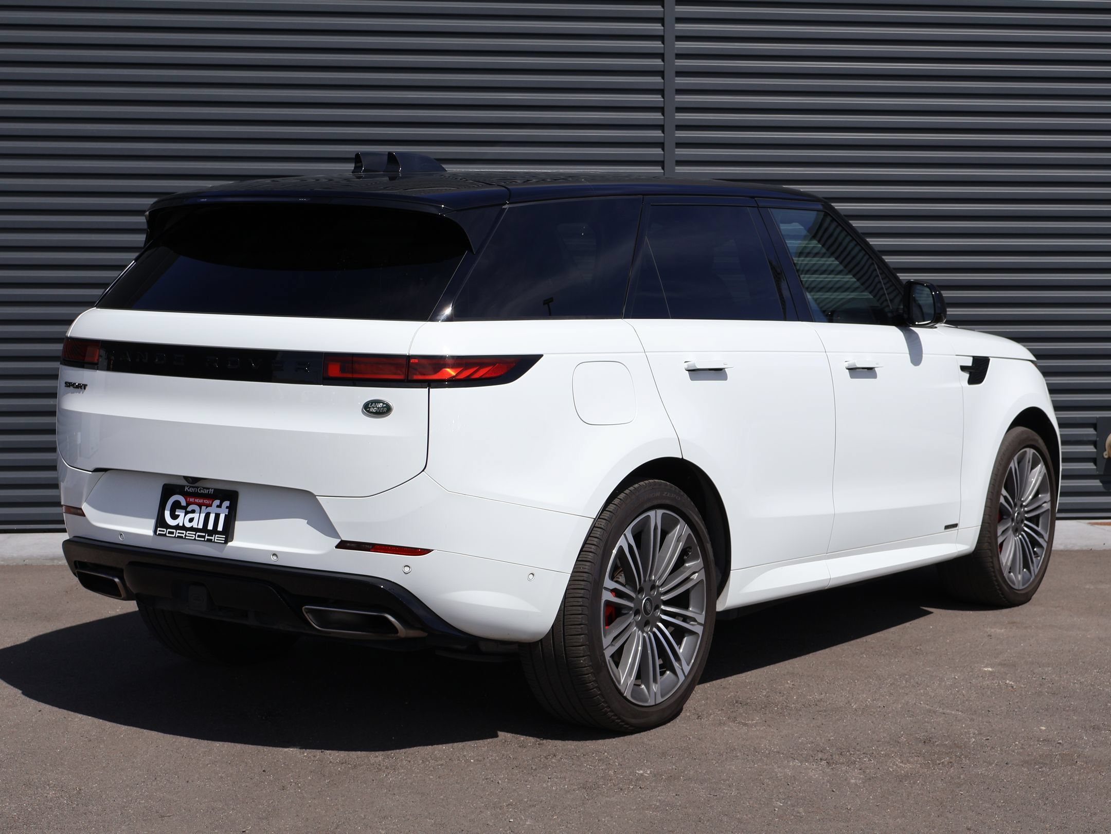 Used 2023 Fuji White Land Rover Autobiography image 9