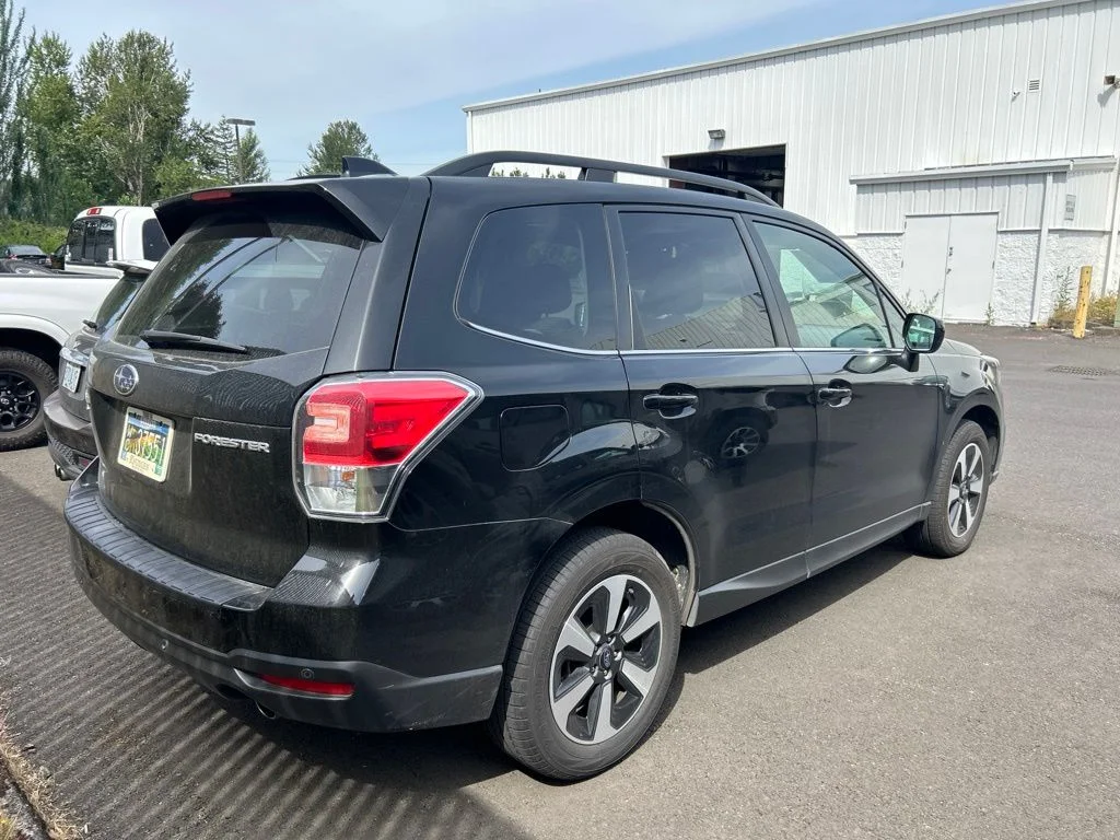 Used 2018 Crystal Black Silica Subaru 2.5i Limited image 2