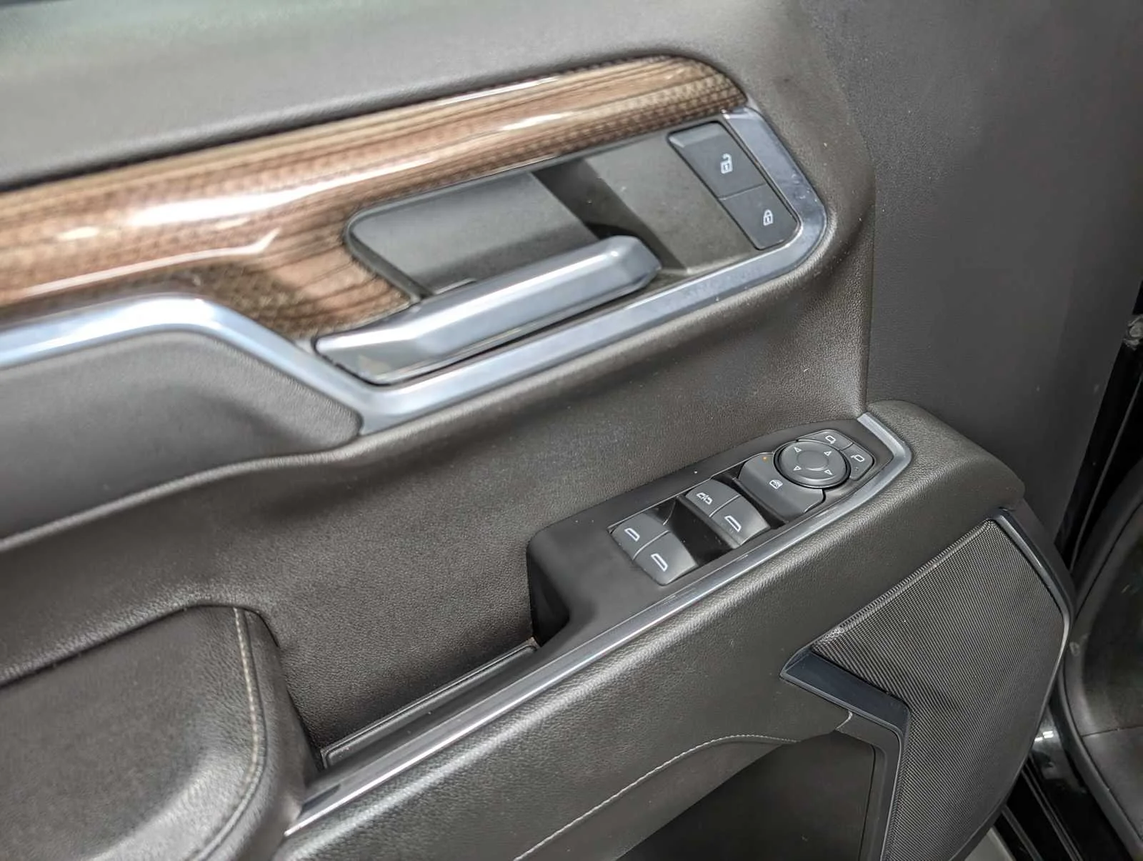 Used 2022 Black Chevrolet LT image 36