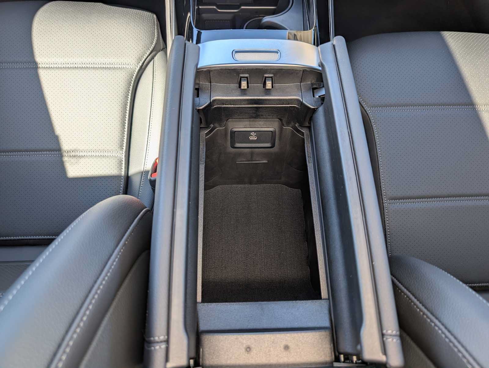 New 2027 Black Mercedes-Benz GLC 300 image 14