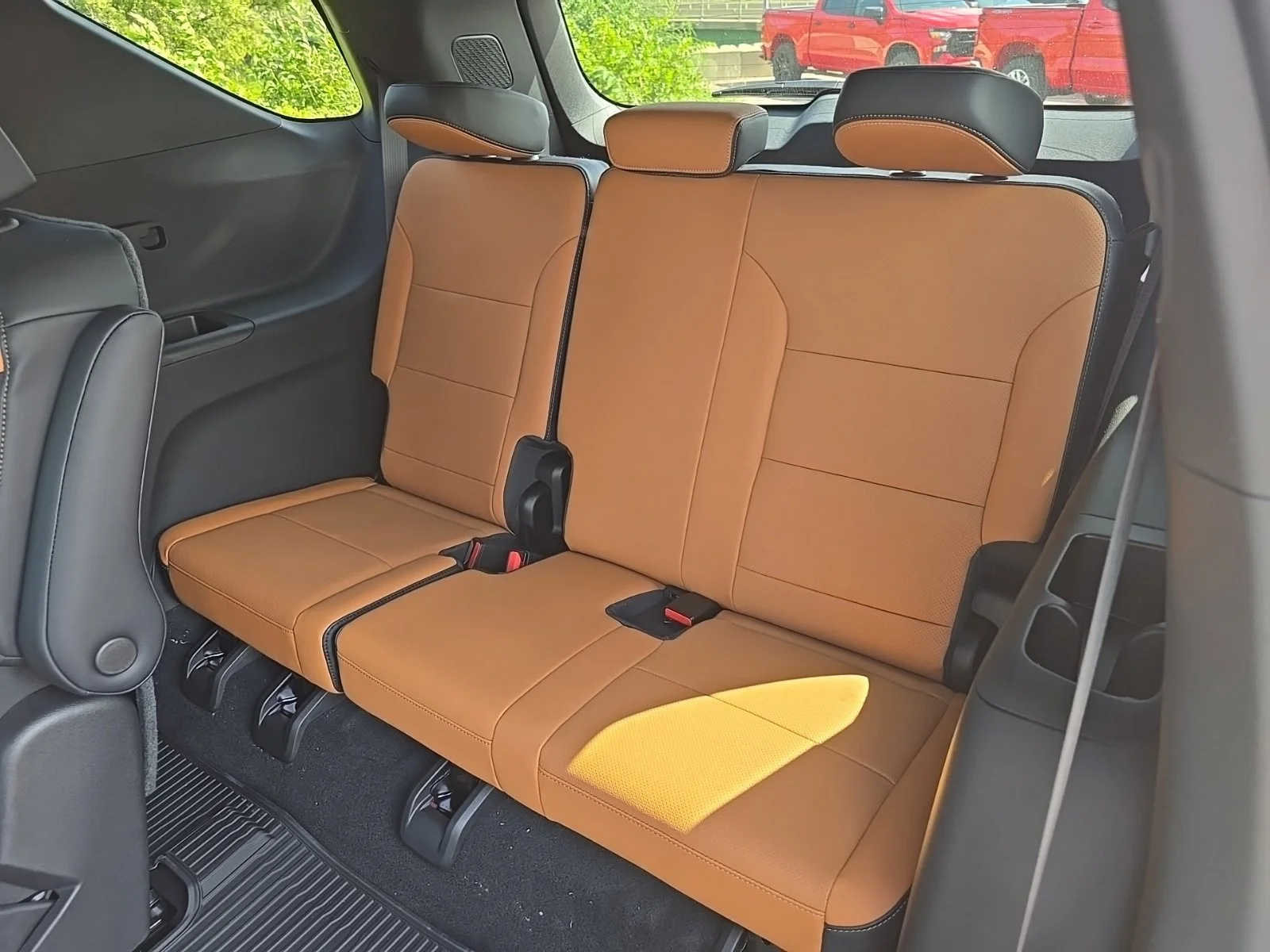 2027 Chevrolet Traverse Z71 - Photo 7