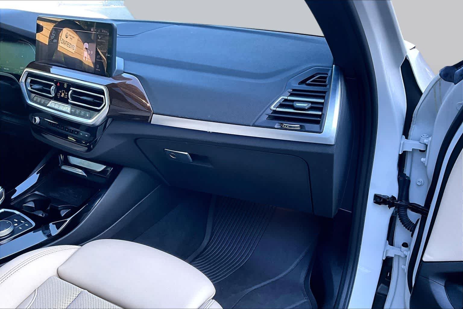 Used 2023 Mineral White Metallic BMW xDrive30i image 19