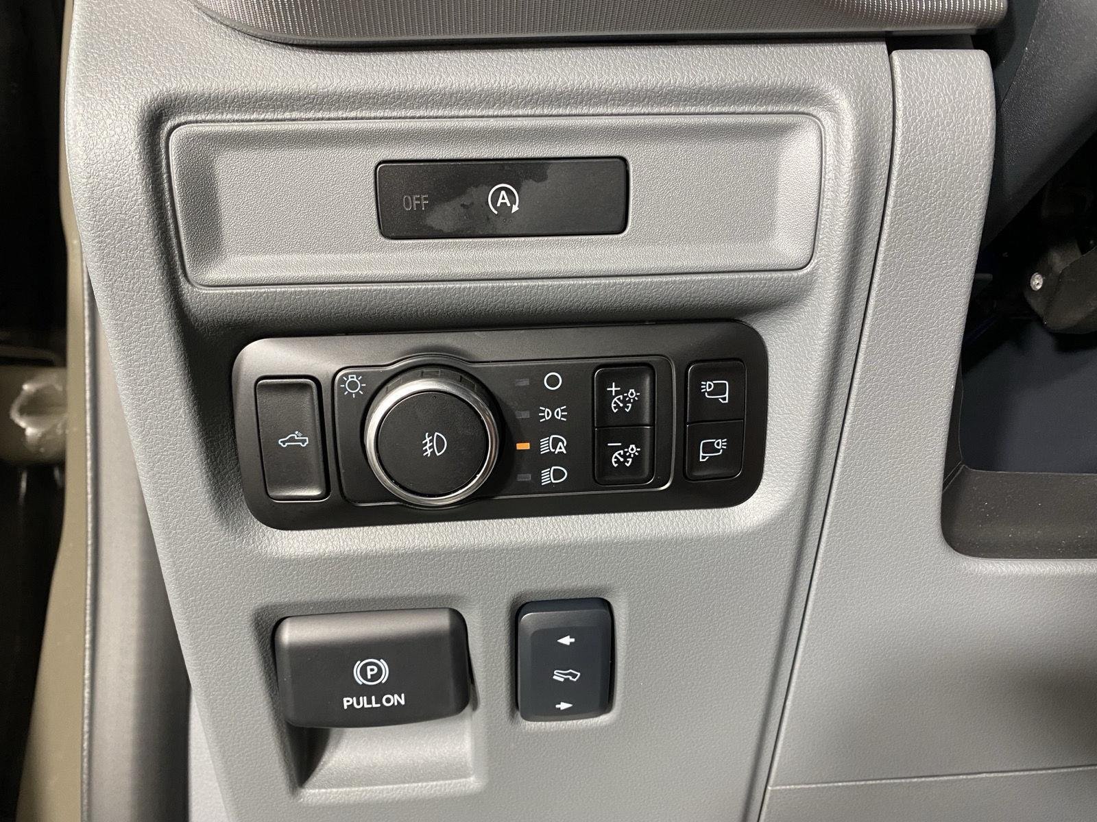 Used 2025 Gray Ford LARIAT image 14