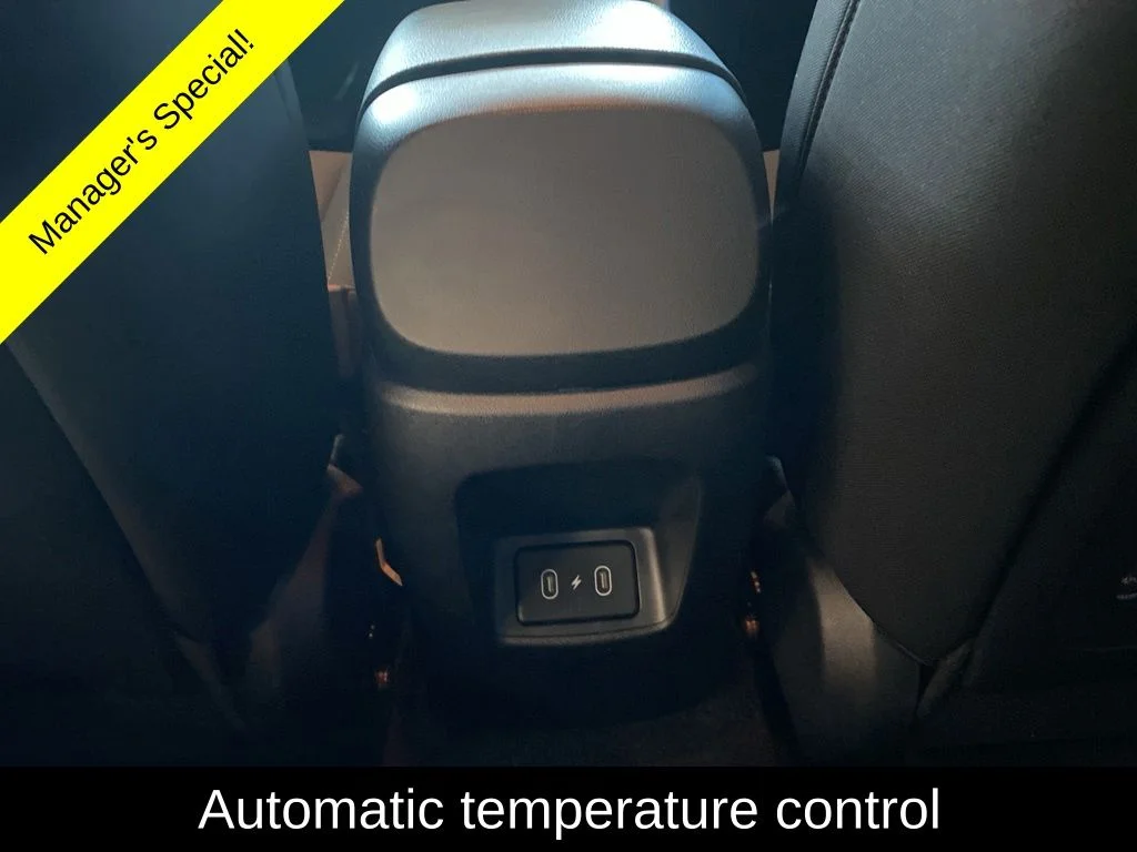 Used 2025 Gray Hyundai SEL Convenience image 9