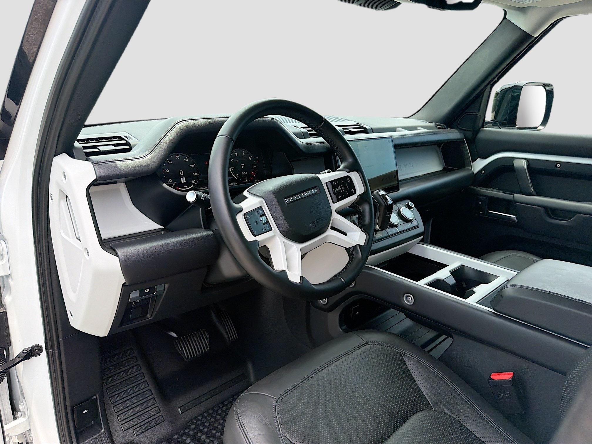 Certified Used 2025 Fuji White Land Rover S image 25