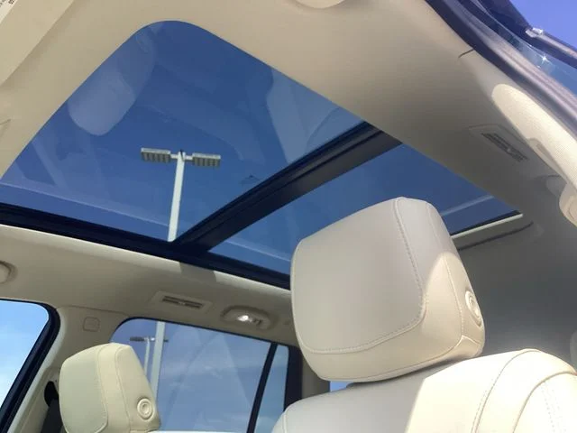 Used 2025 Emerald Cadillac Premium Luxury image 20