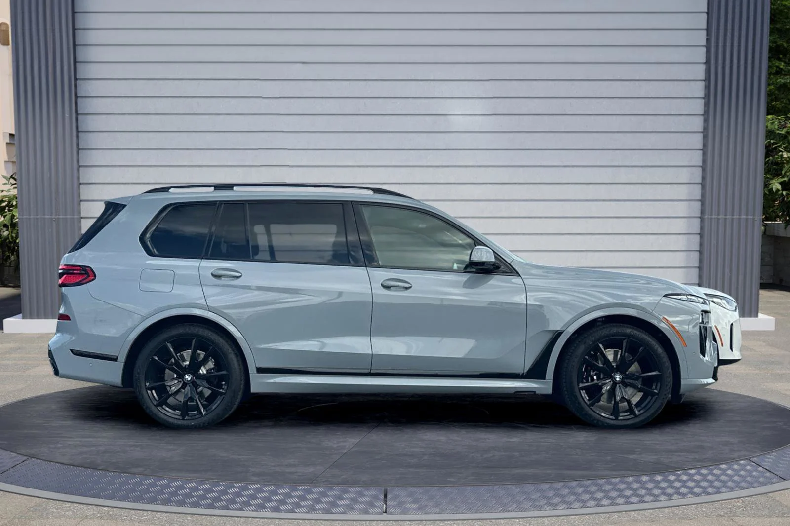 New 2027 Brooklyn Grey Metallic BMW xDrive40i image 3