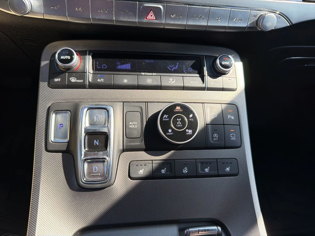 Used 2020 Hyper White Hyundai Limited image 25
