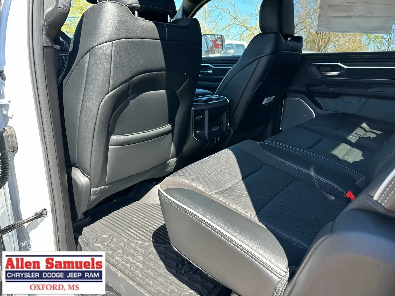 2026 RAM 1500 Laramie - Photo 14