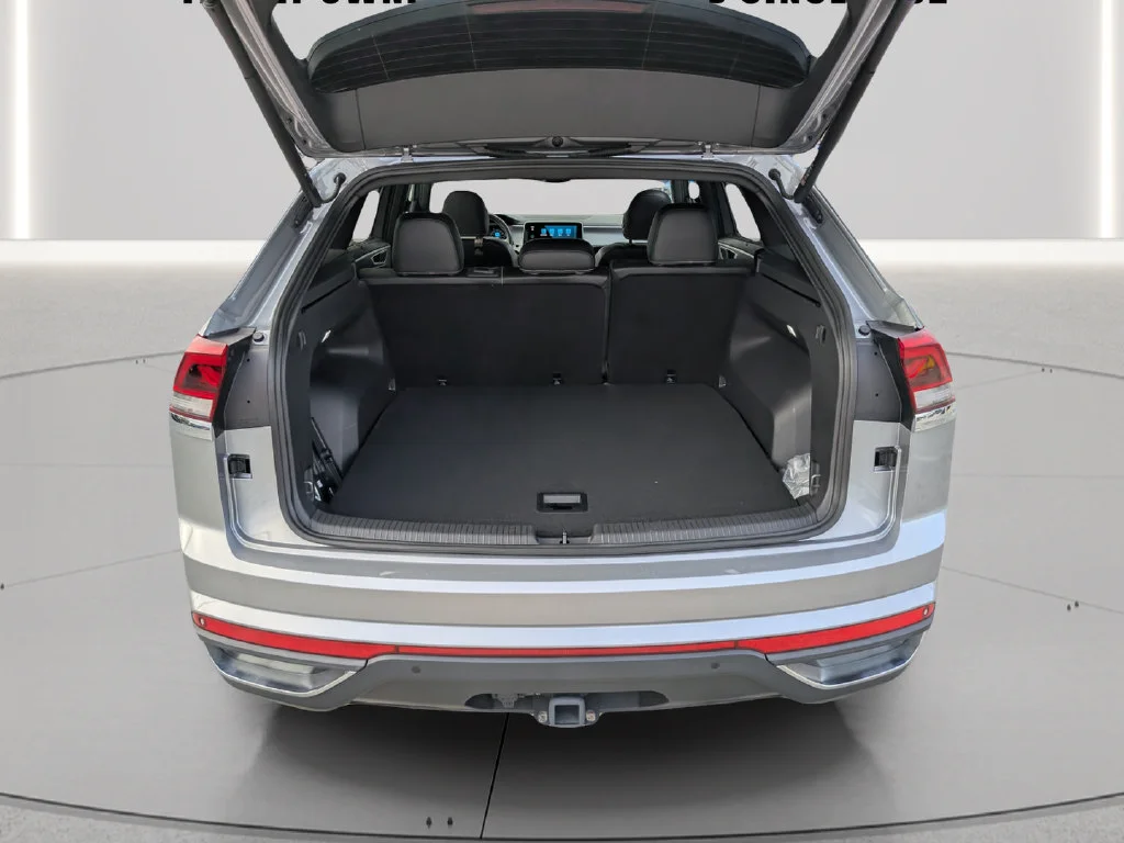 Used 2024 Silver Volkswagen 2.0T SE w/Technology image 10