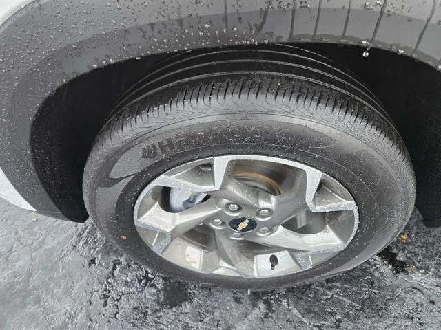 Used 2025 White Chevrolet LT image 23