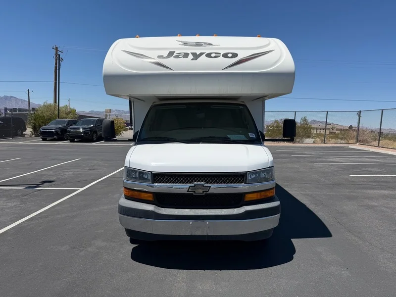 Used 2018 SUMMIT WHITE Chevrolet VAN 159" image 8