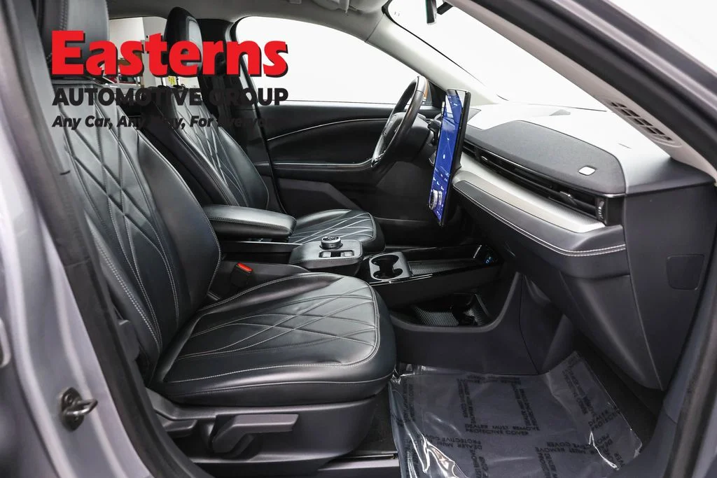Used 2021 Silver Ford Select image 23
