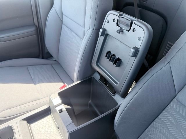 New 2026 Glacier White Nissan King Cab® S image 18