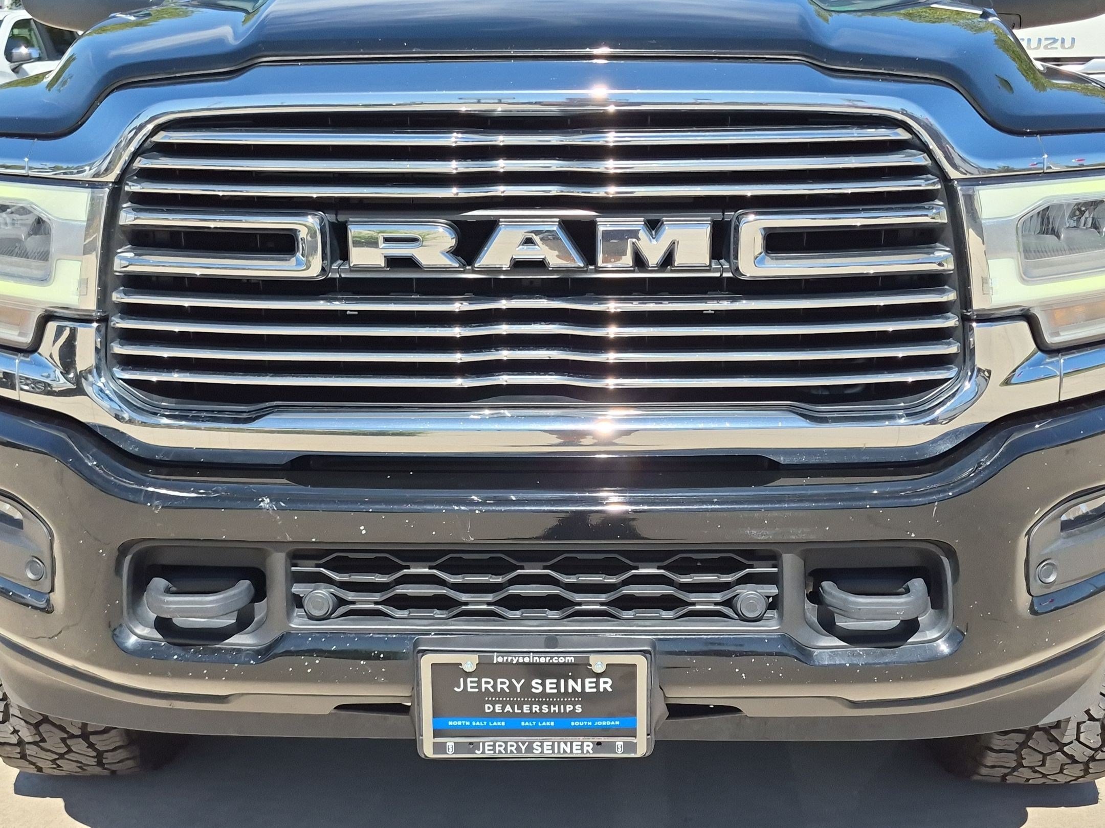 Used 2021 Diamond Black Crystal Pearlcoat Ram Laramie image 9