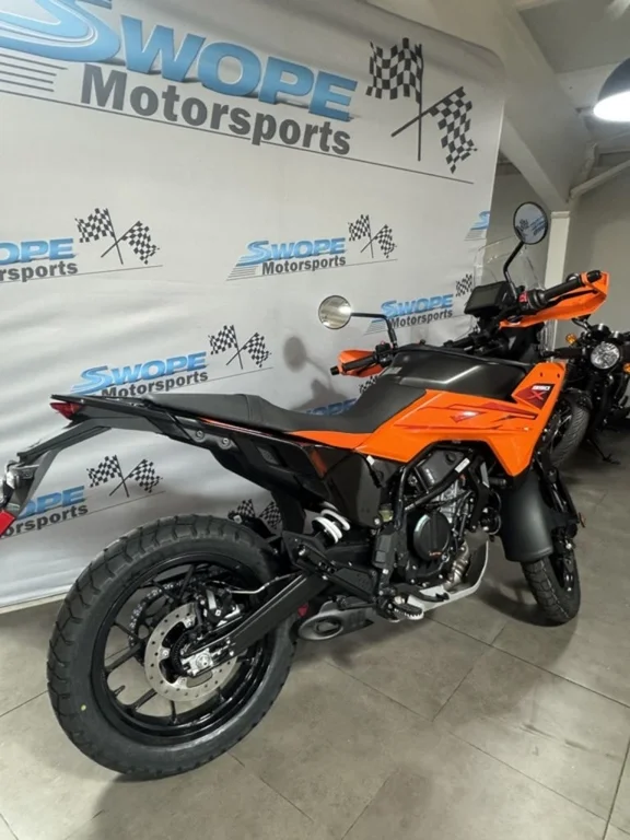 New 2025  KTM 390 R image 3