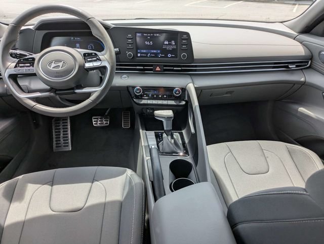 Used 2025 Gray Hyundai SEL Sport image 15