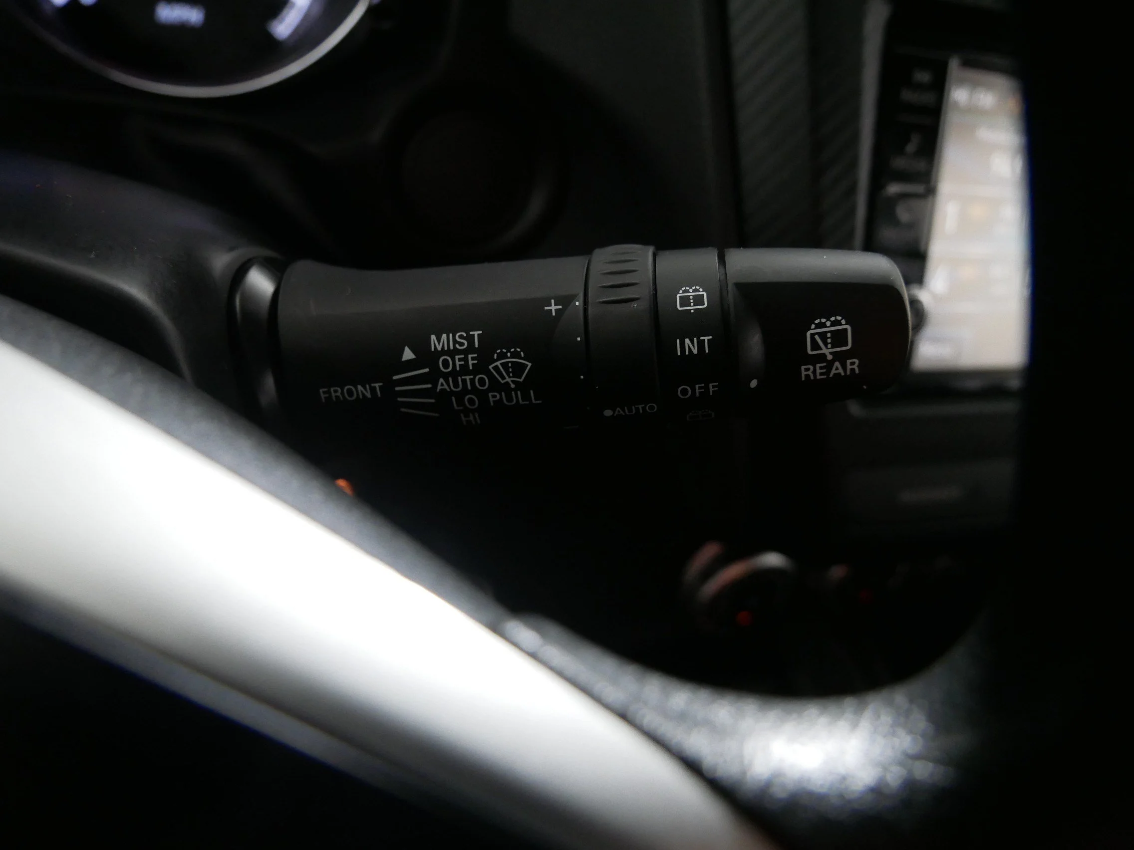 Used 2025 Mercury Gray Metallic Mitsubishi ES image 30