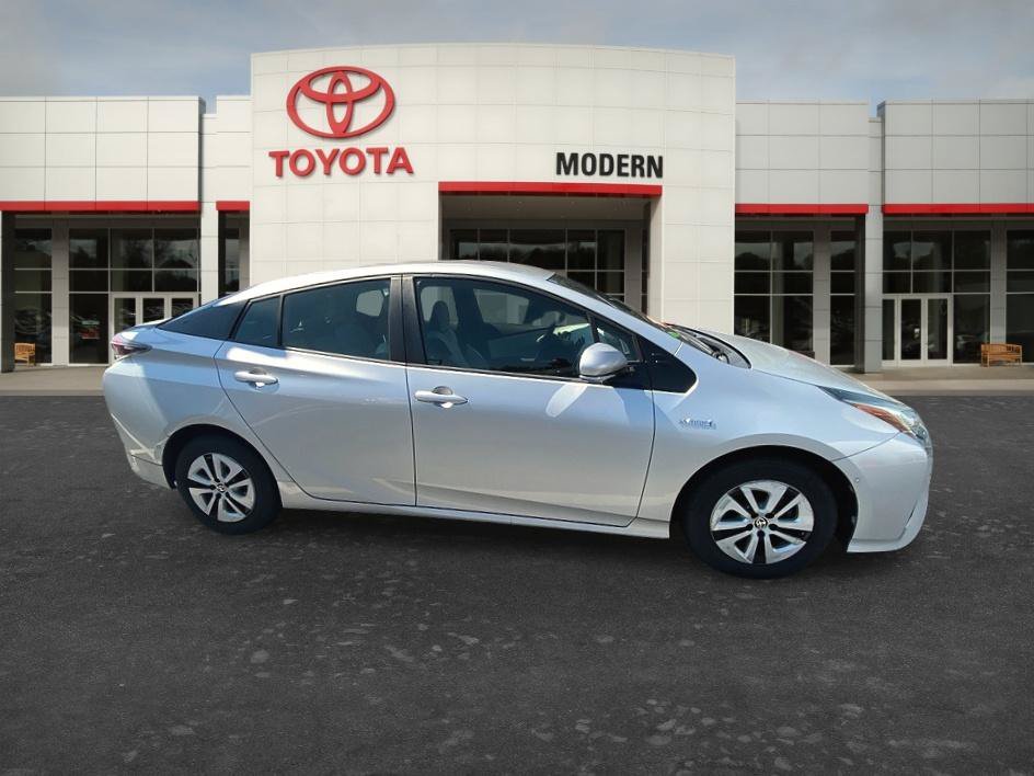Used 2018 Classic Silver Metallic Toyota Two image 21