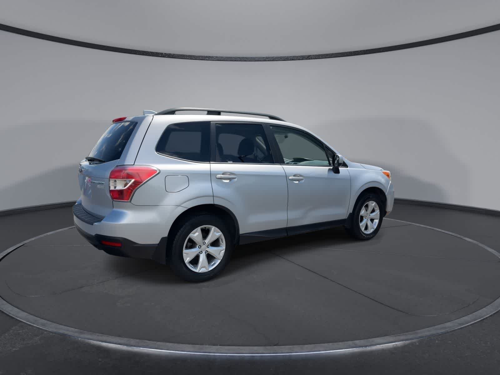 Used 2016 Ice Silver Metallic Subaru 2.5i Premium image 8