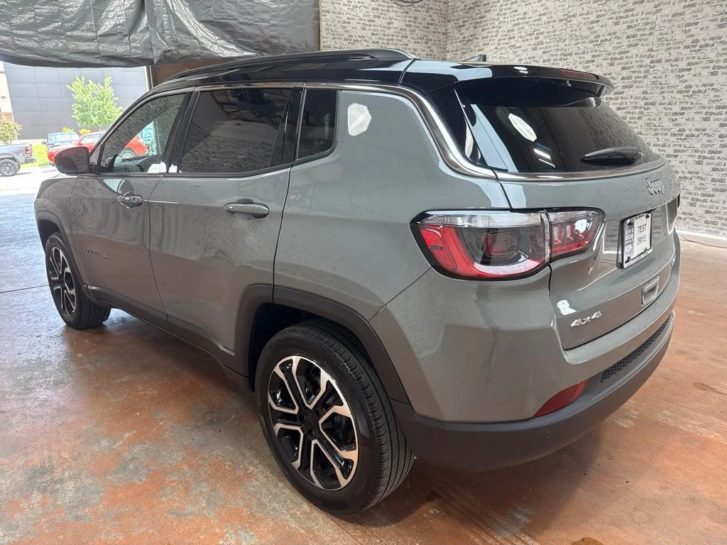 Used 2023 Gray Jeep Limited image 5