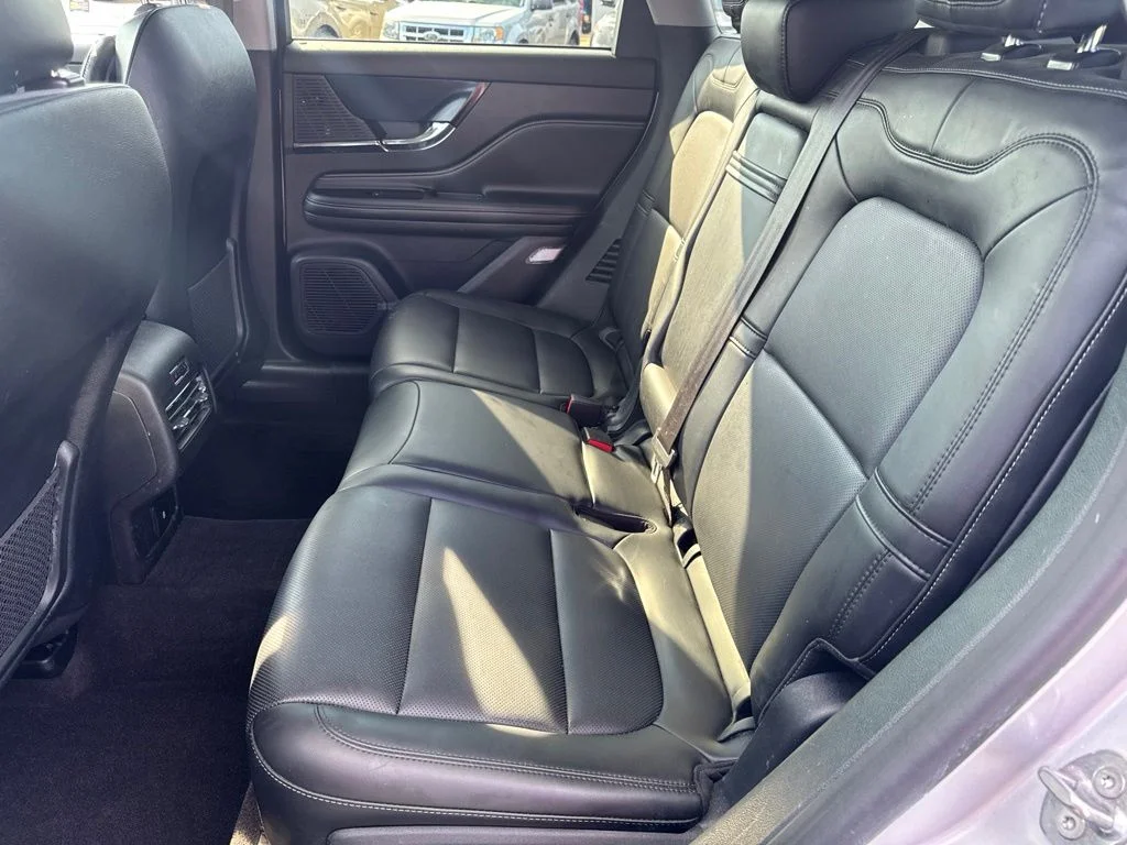 Used 2020 Silver Lincoln Standard image 29