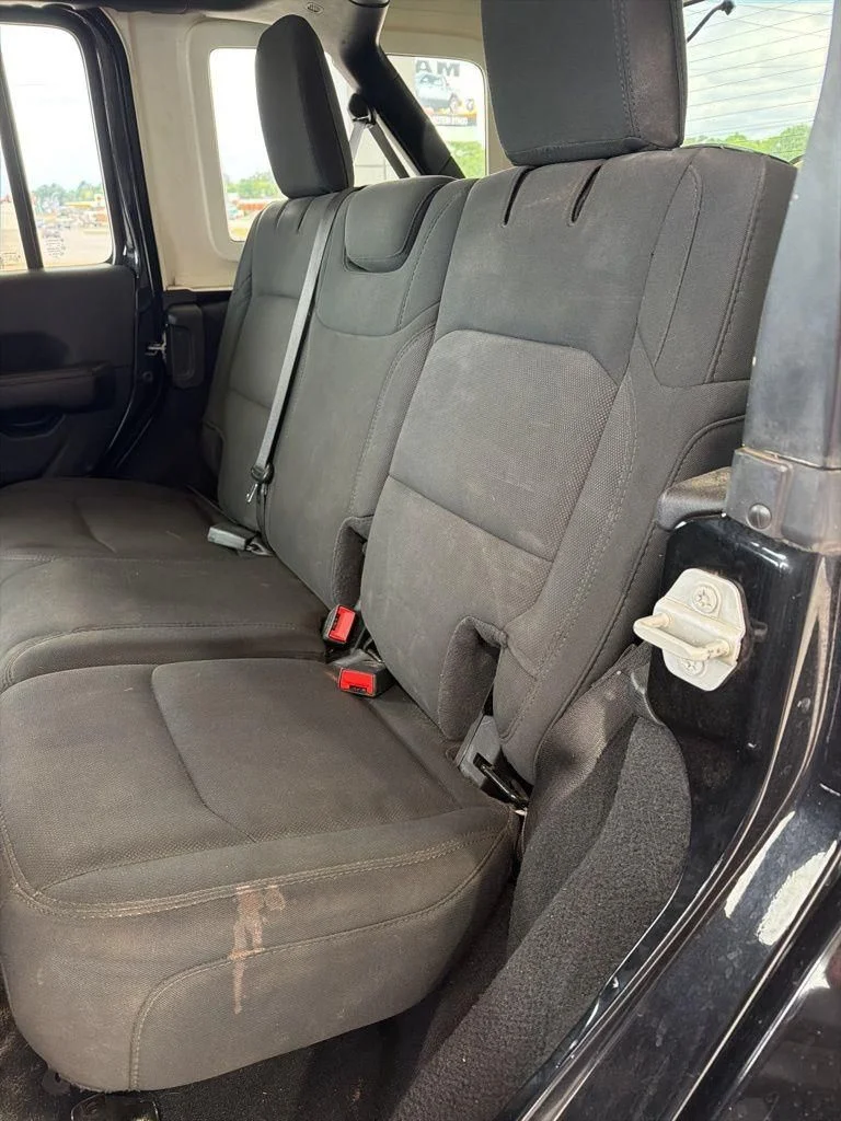 Used 2020 Black Jeep Unlimited Sahara image 7