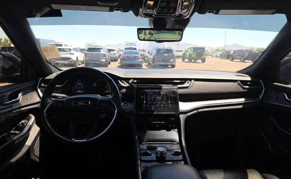 Used 2022 Red Jeep Overland image 17