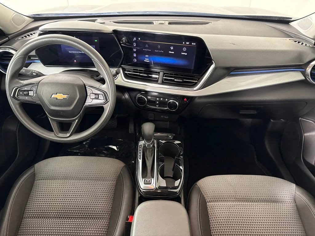 Used 2025 Black Chevrolet LT image 32