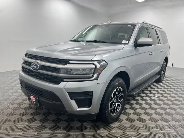 Used 2024 Silver Ford XLT image 2