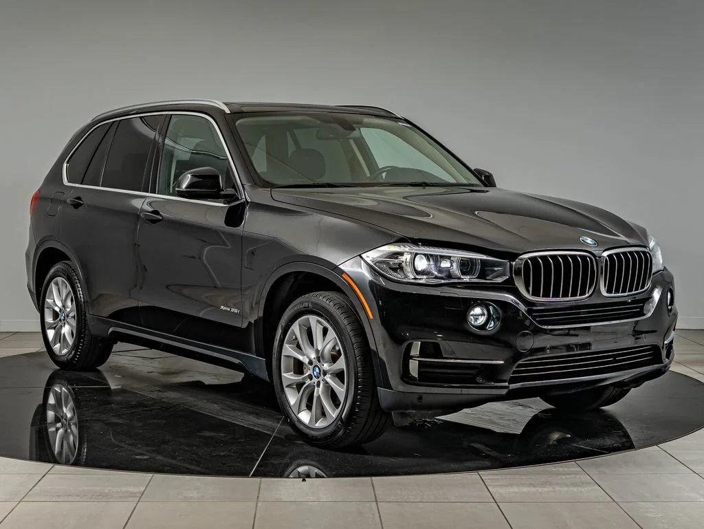 Used 2015 Black Sapphire Metallic BMW xDrive35i image 3