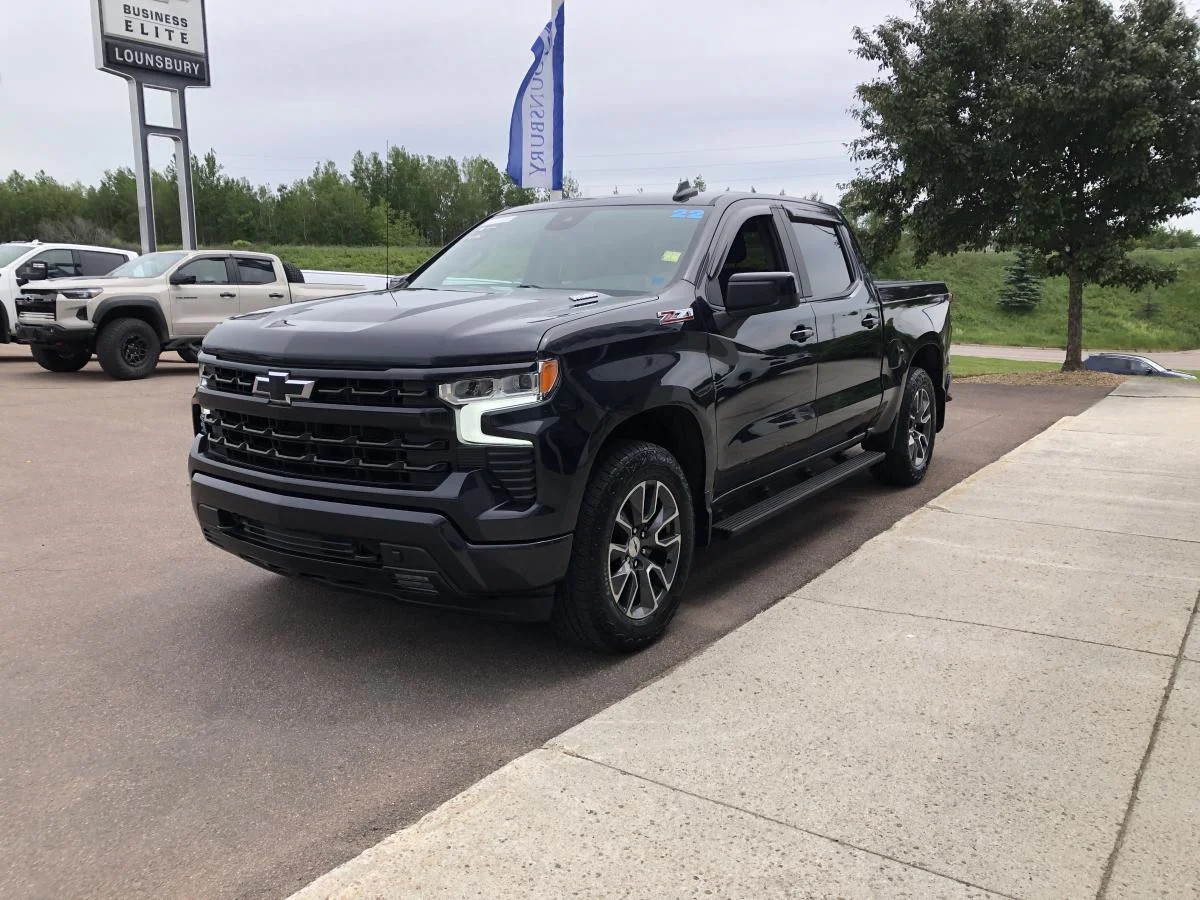 Used 2022 Grey Chevrolet 4WD Crew Cab 147" RST w/ Z71 image 4