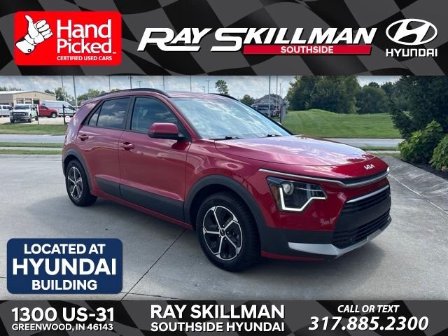 Used 2024 Red Kia LX image 1