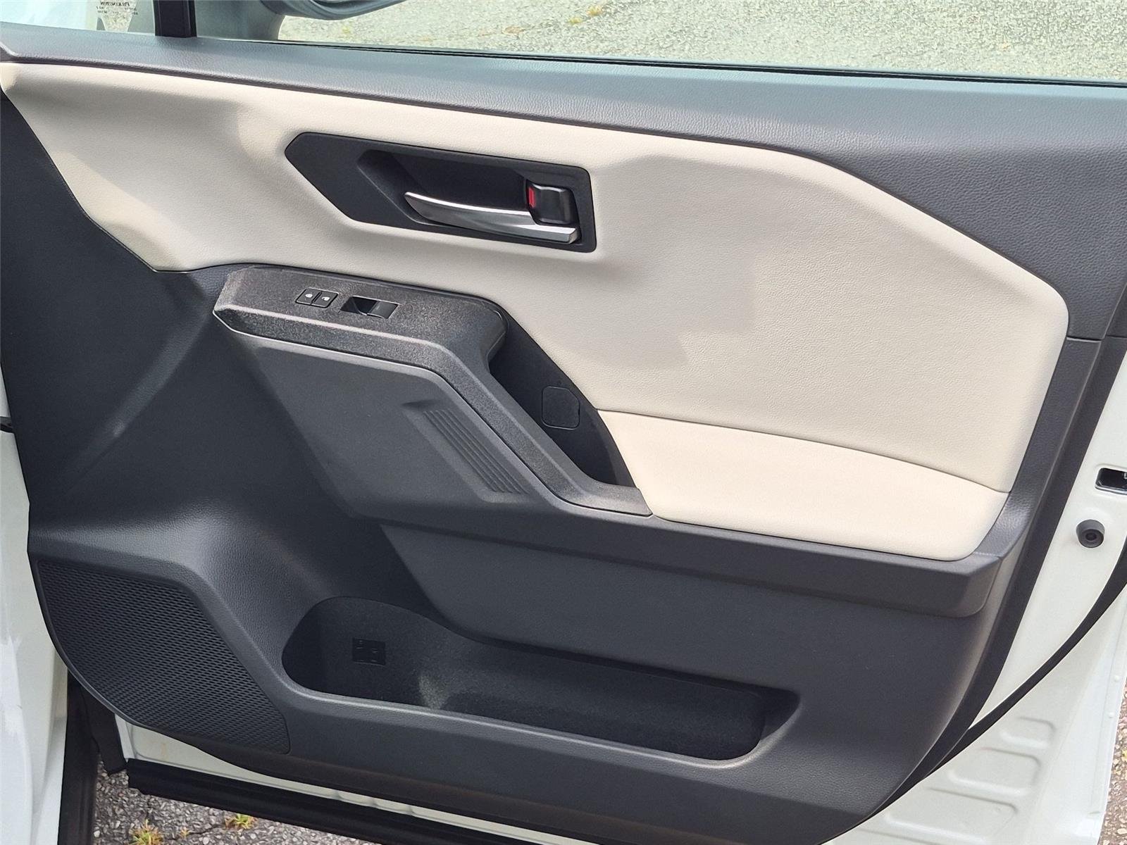 New 2026 Ice Cap Toyota XLE Premium image 35